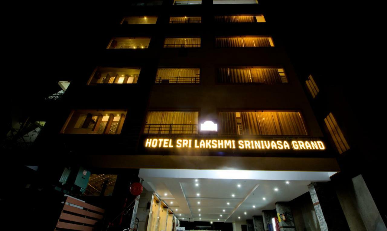 Hotel Treebo Sls Grand Tirupati Zewnętrze zdjęcie